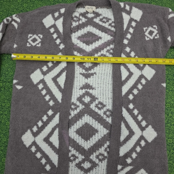 Gray and White Geometric Pattern Men's Sweater - Picture 10 of 11